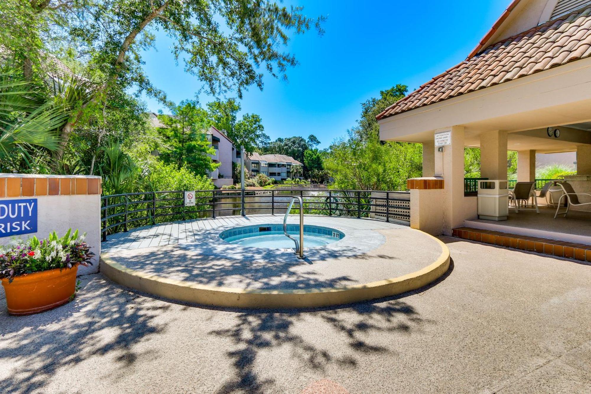 2 Mi To Beach Dog-Friendly Hilton Head Condo! Pulau Hilton Head Luaran gambar